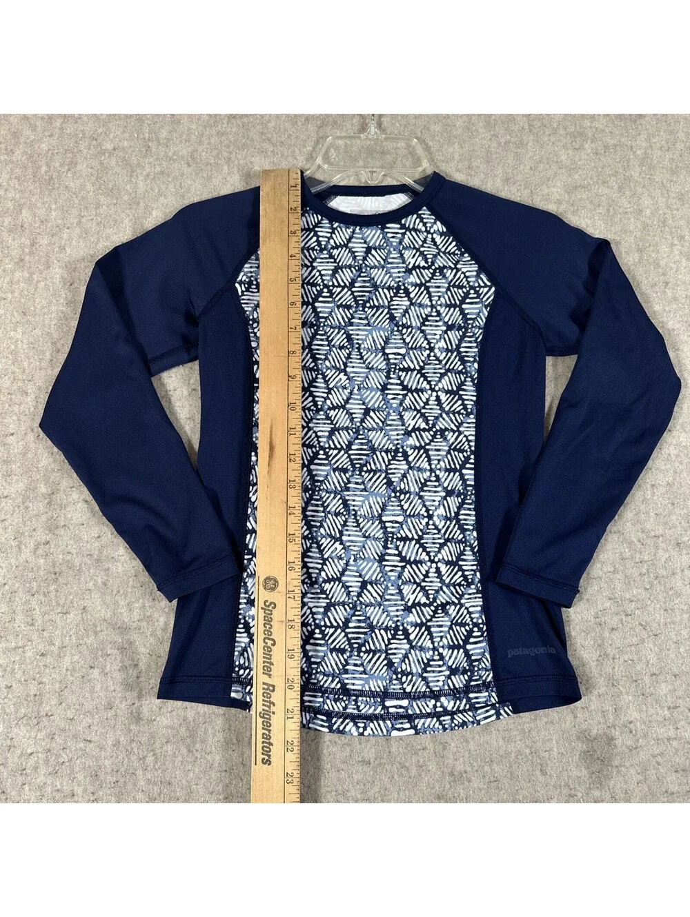 Patagonia Girl’s Shirt Medium 10 Silk weight Rashguard Long Sleeve Blue